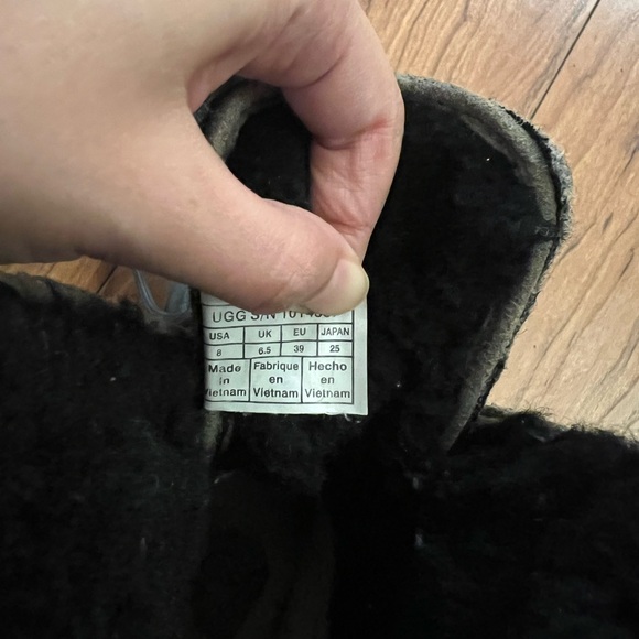 UGG Adirondack II Women 8 Waterproof Hiking Snow Boots #1014387 Gray/Black - Picture 6 of 10